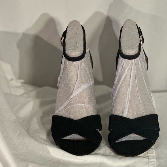 NEW Sam Edelman Yancy Suede Heels Size 9 - Picture 1 of 5